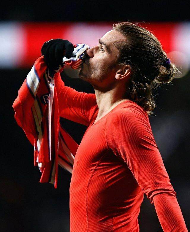 kaiyun-【早报】巴萨3分领先皇马！第二次国家德比见分晓？