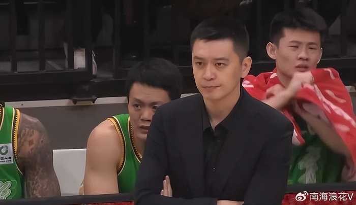 唉！裁10分外援，签7分水货，错误决定致两连败，41岁少帅欲哭无泪|布朗|杨鸣|威尔斯|辽宁队|广东队_新浪体育_新浪新闻